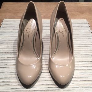 Jessica Simpson 7.5 nude heels
